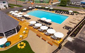 Driftaway Hotel And Pool